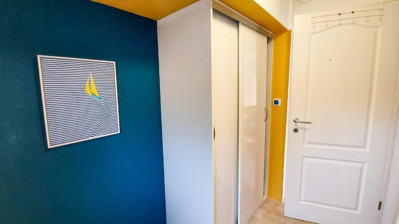 Holiday Home - Beach House 'Amarella' Turanj Exterior photo