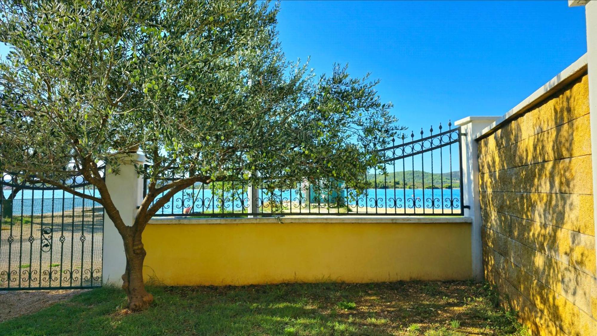 Holiday Home - Beach House 'Amarella' Turanj Exterior photo