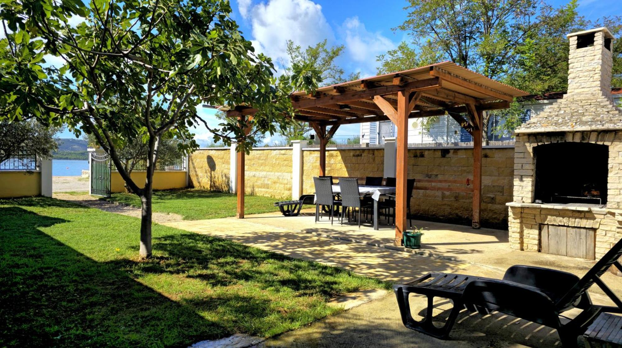 Holiday Home - Beach House 'Amarella' Turanj Exterior photo